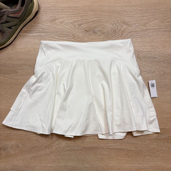 NWT Old‎ Navy Extra High-Waisted Cloud+ Skort Women's M Color Navy - Picture 1 of 5